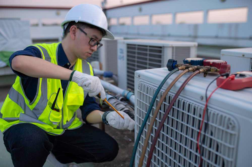 REPAIRING AIR CONDITIONING SYSTEMS WITH EXPERIENCE